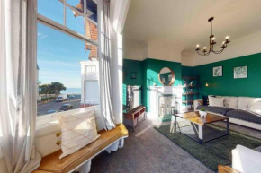 No.10 Seaside Apartment - 1st & 2nd Floor